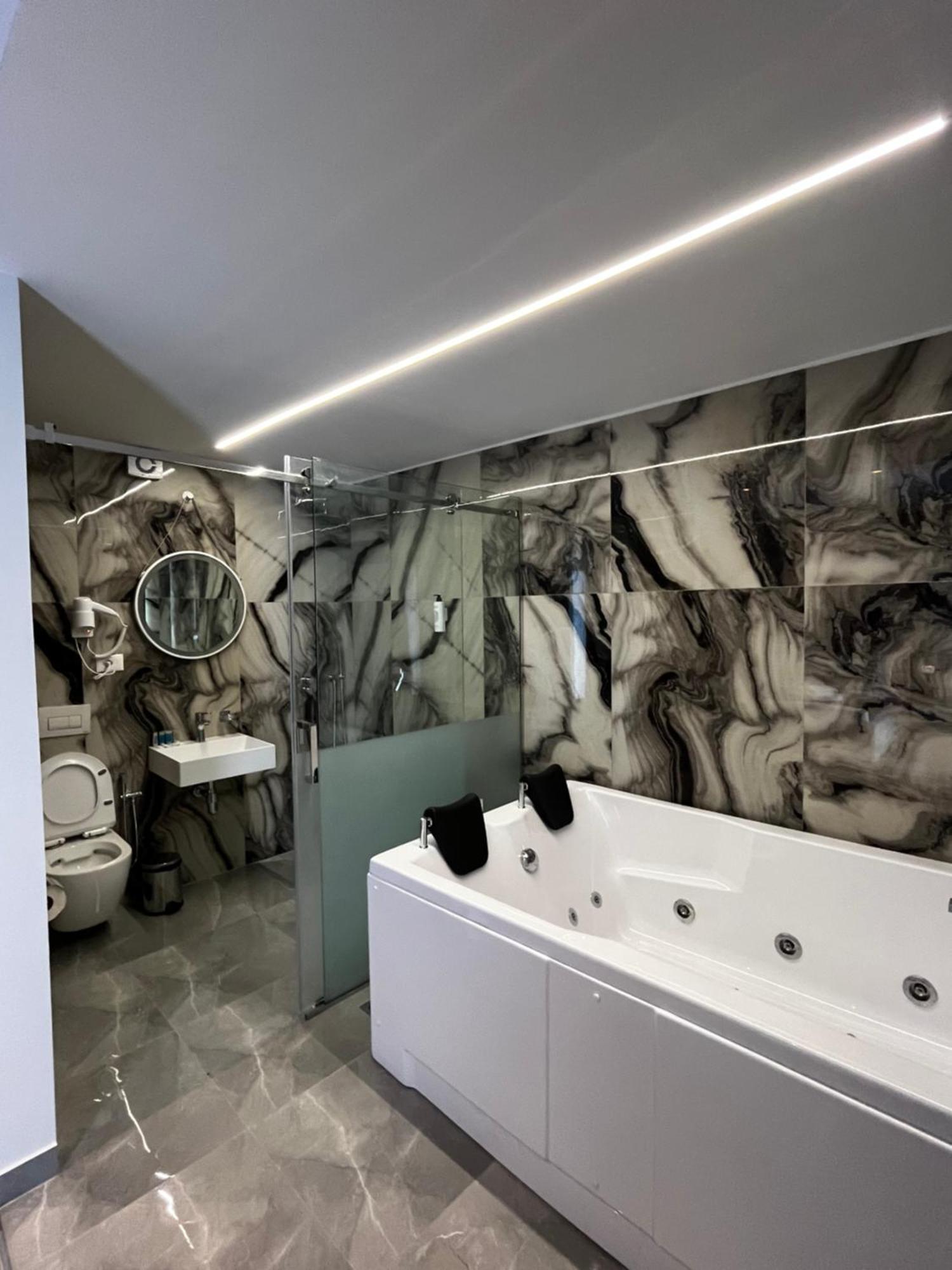 Leodori 3 Suites Shëngjin المظهر الخارجي الصورة